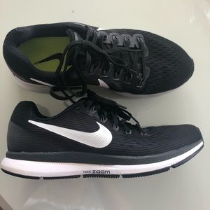 Women’s Nike Zoom Pegasus running shoes. Size 7
